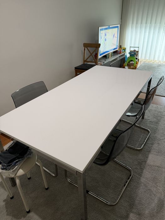 Mesa e 3 cadeiras