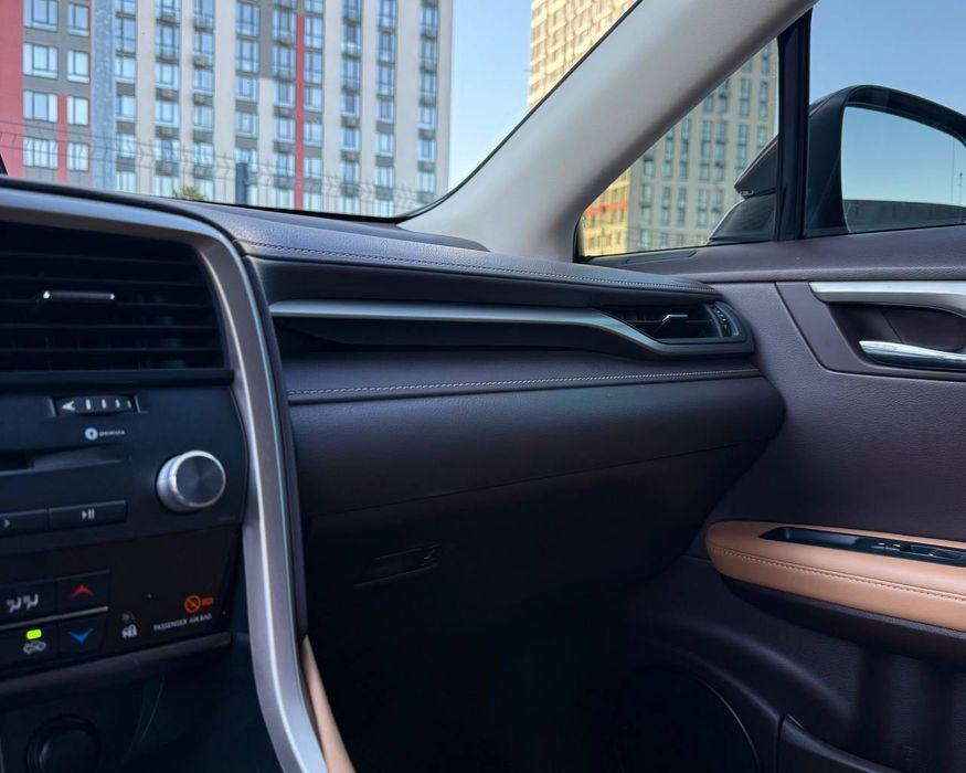 Lexus RX 450h official