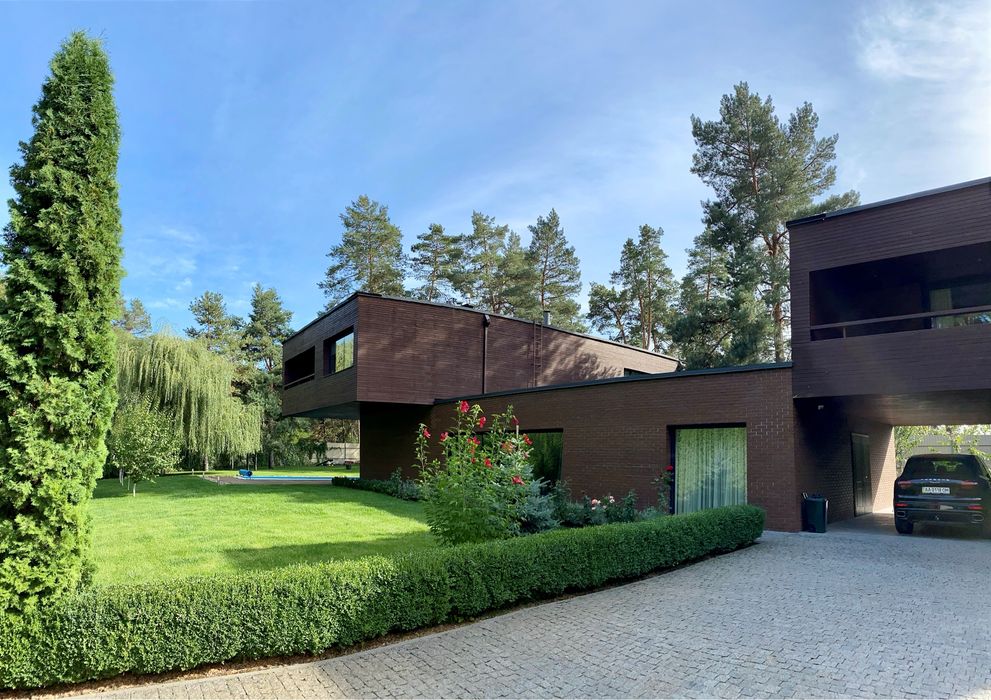 Подобова оренда великогобудинку у Кийлові. Ліс Велика зала. СПА. Басик