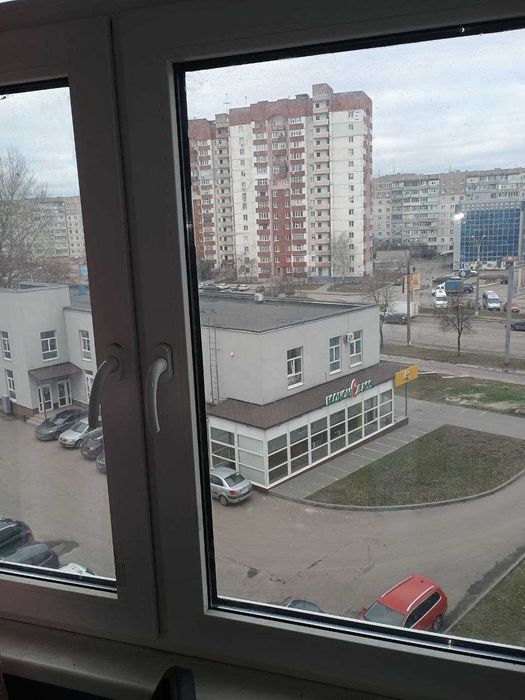 Продаж 1к квартири вул Лушпи р-н "Берізки"