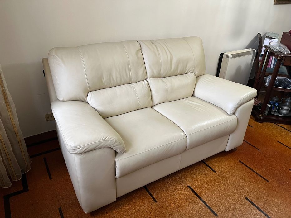 Sofa em Pele Chateau d'Ax