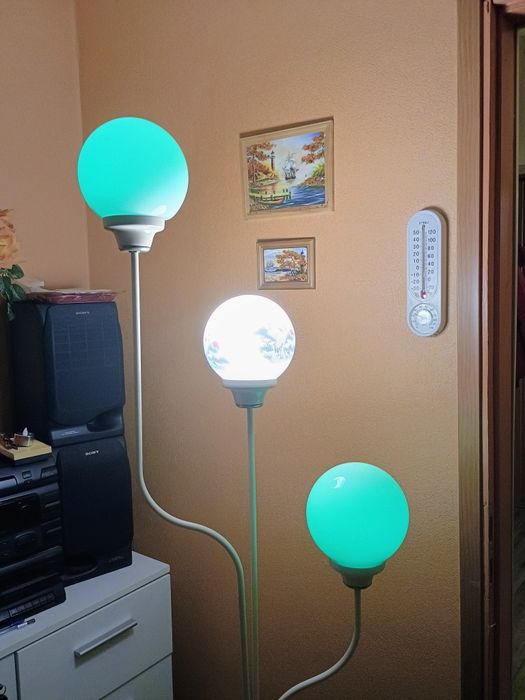 Sprzedam ładną lampę stojącą