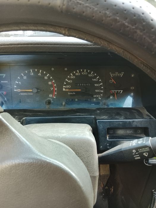 nissan bluebird 1990