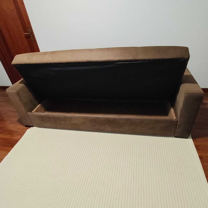 Sofá- Cama com baú