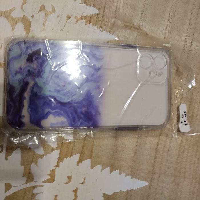 Etui na telefon iPhone 11 nowe w folii