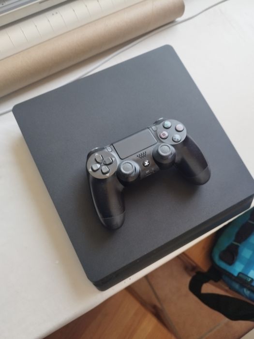 Playstation 4 PS4 slim