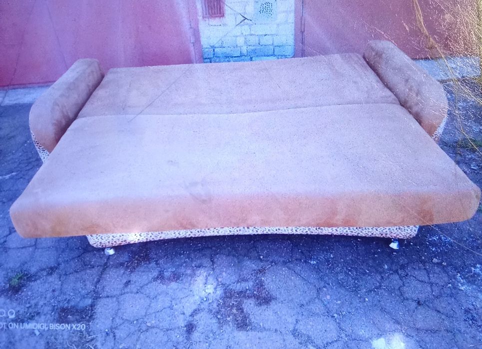 Продам диван....