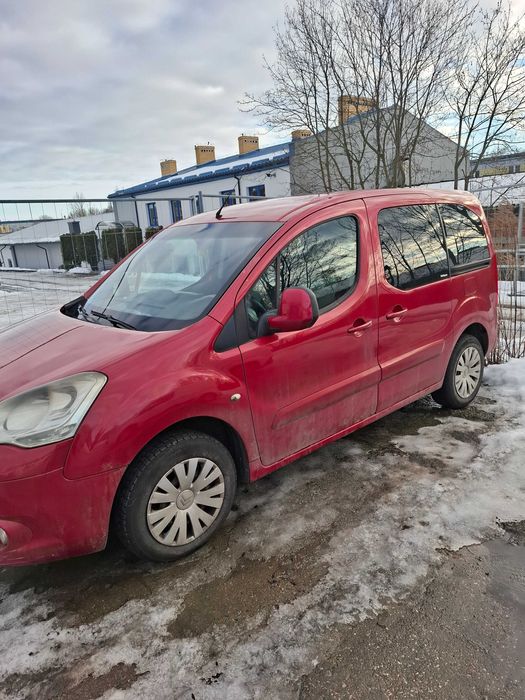 Sprzedam Berlingo z uszkodzonym silnikiem