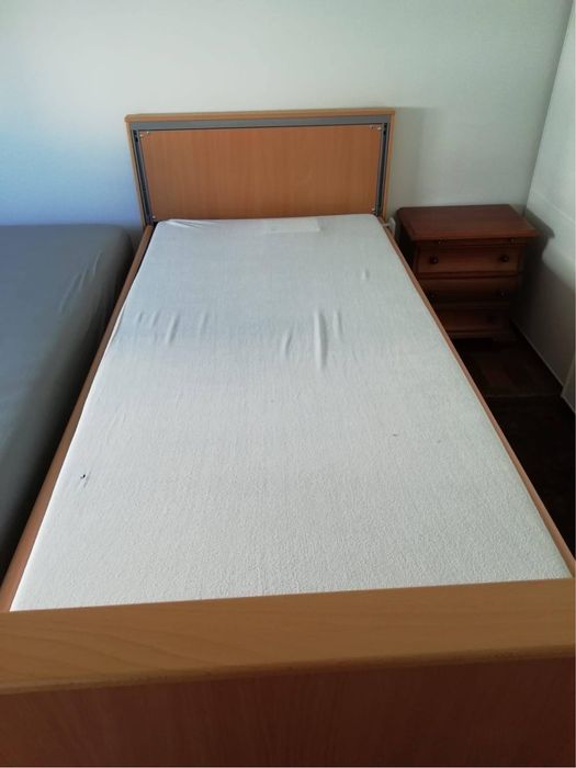 Cama articulada com colchão