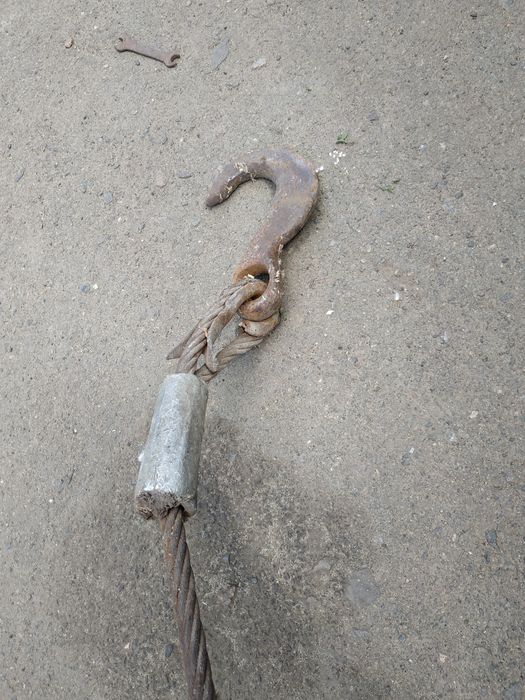 Трос с крюком стальной
