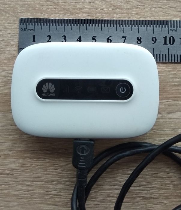 WiFi роутер Huawei E5220 3G працює б/в мобільний бездротовий