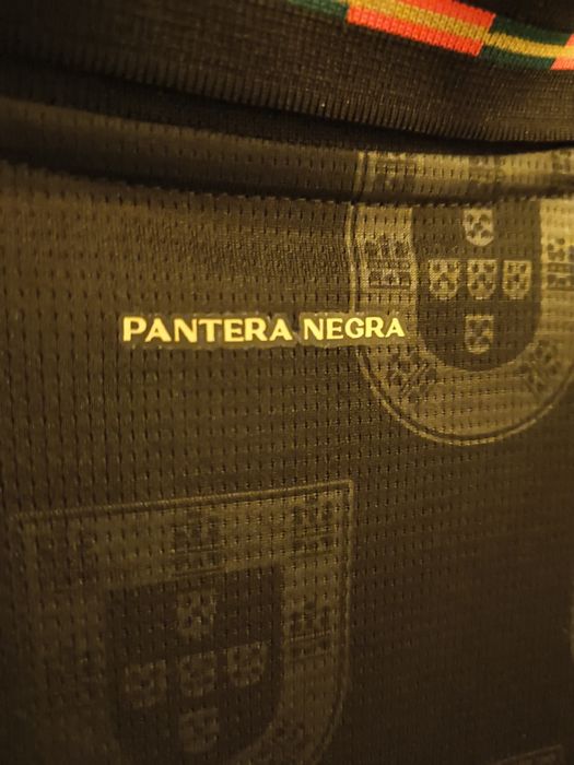 Camisola de Portugal Preta (pantera negra)