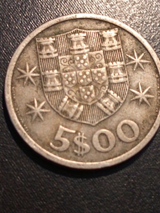 2  moedas de 5 escudos		1964 e 1967