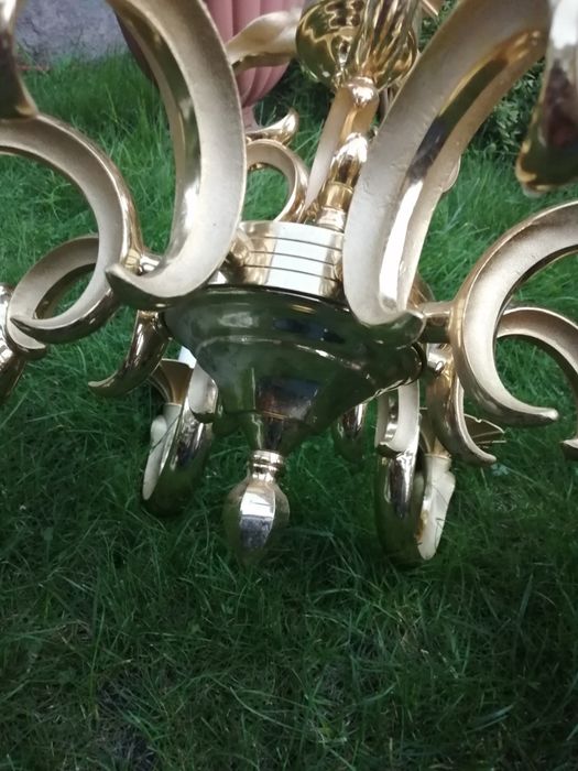 Piękny ciężki żyrandol mosiężny. Vintage