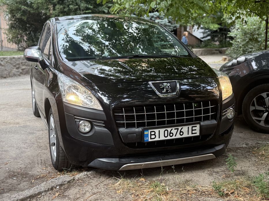 Автомобіль Пежо 3008