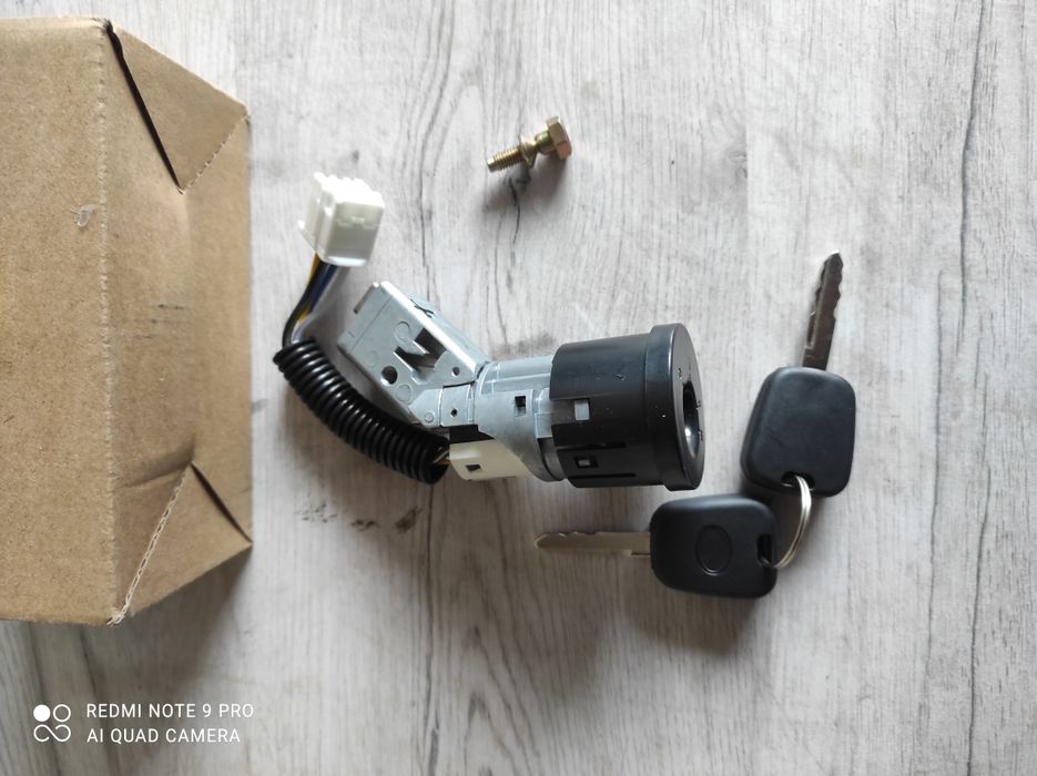 Замок запалювання зажигания ключ Peugeot 107 Citroen c1 Aygo Пежо 107