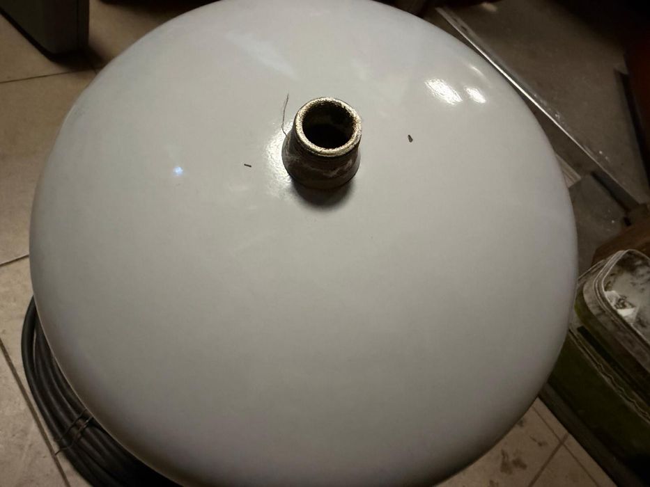 Zbiornik ciśnieniowy do centralnego ogrzewania