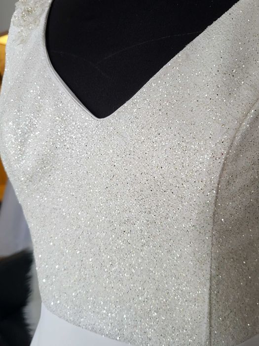 Błyszcząca sukienka ślubna