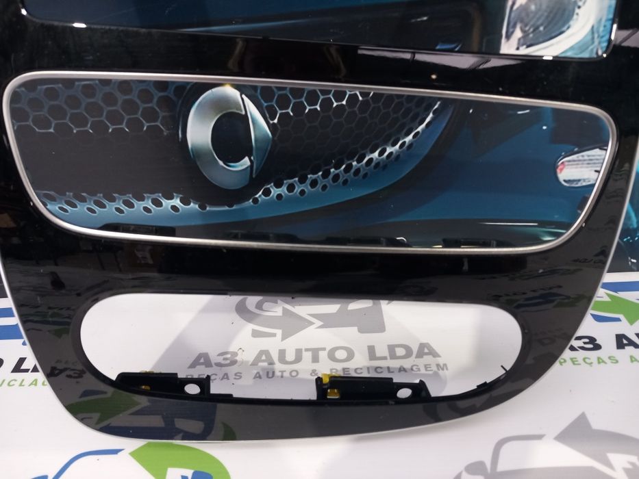 Painel moldura central tablier radio sofagem Renault Clio IV