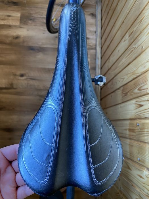 Продам велосипед крбоновий specialized