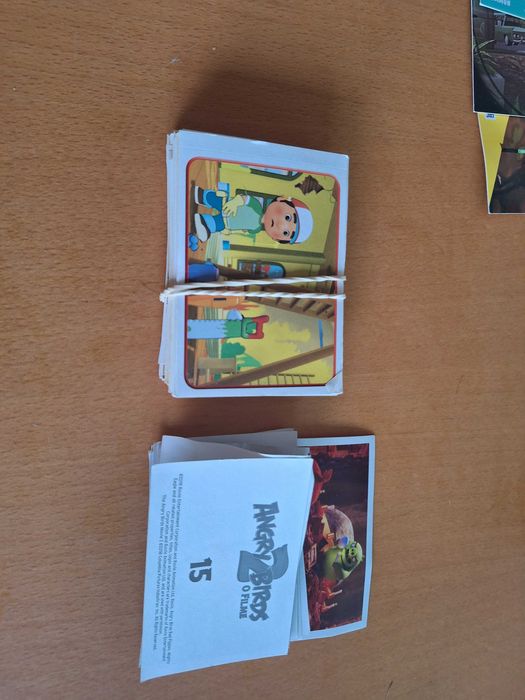 +940 Cartas e Cromos (Super Animais, Fortnite Dourados, Pokémon, Angry Birds)
