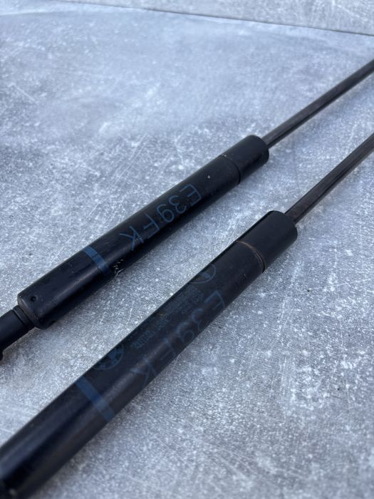 Амортизатори капоту БМВ Е39 Аморти Стойки bmw e39 Стійки капота