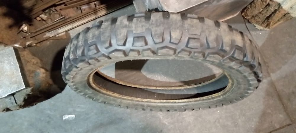 Покришка Иж Планета .120/90-18