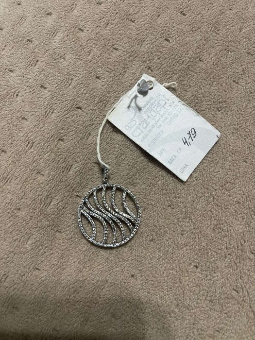 Срібні та позолочені підвіски