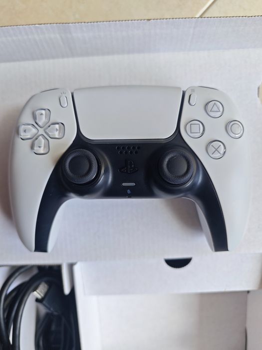 PS5 (Versão Disco) 825GB – Como Nova + Caixa Original