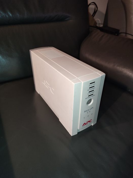 Безперебойник APC Back-UPS CS 500
