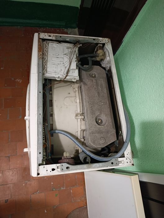 Продам стиральную машину Bosch,оригинал