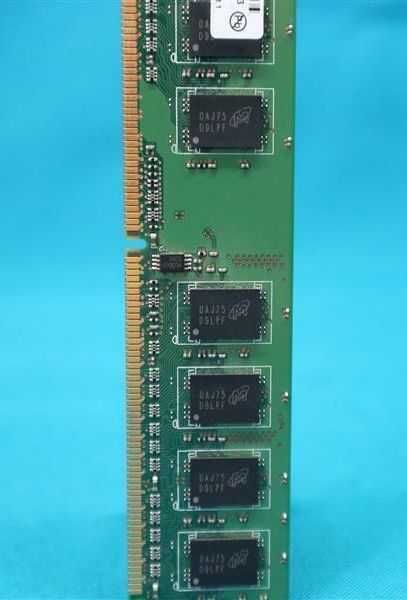 Оперативная память Micron 1Gb DDR2 800MHz PC2-6400U MT8HTF12864AY800J1