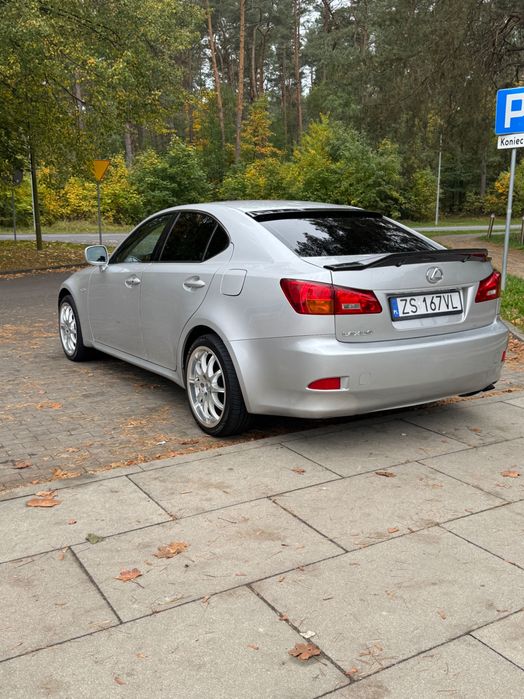 Lexus IS220