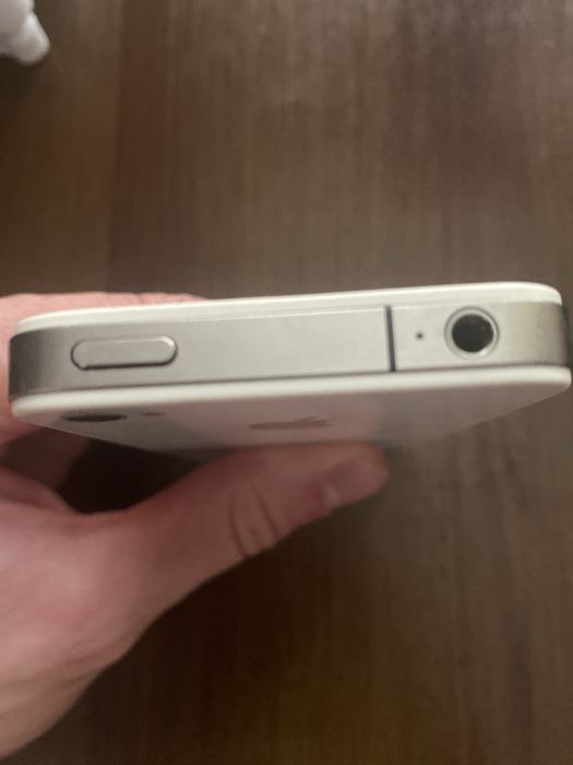 Продам айфон 4 без айклауда либо обмен на чтото жду придложений