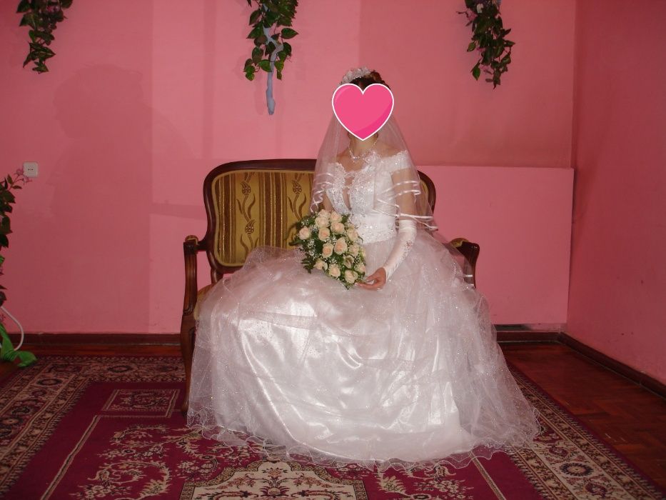 Весільня сукня, атлас+фатин, розмір S/M