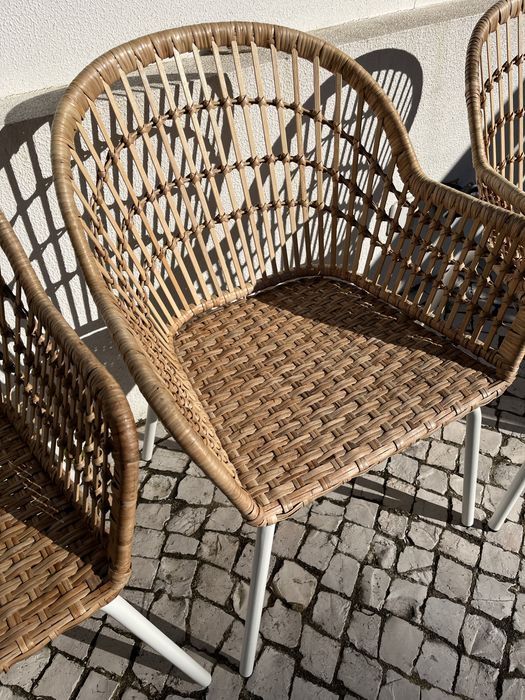 Conjunto de seis cadeiras de rattan/vime, como novas, para exterior.