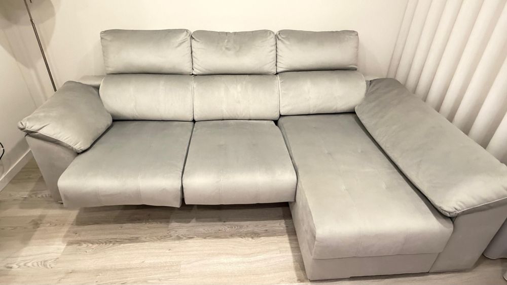Sofá Chaise Long 

Sofá moderno e muito confortável,