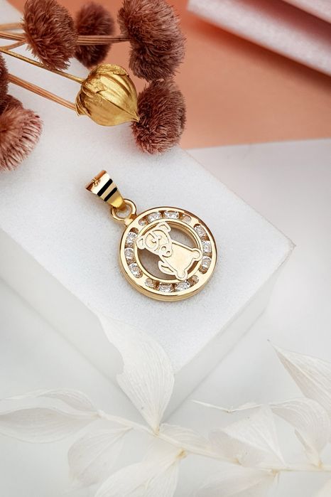 Złota zawieszka z wizerunkiem psa