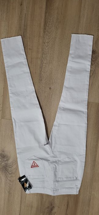 Spodnie rurki jeansy ala Guess XS/S