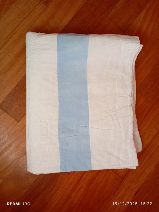 Manta Laredoute  para  cama individual