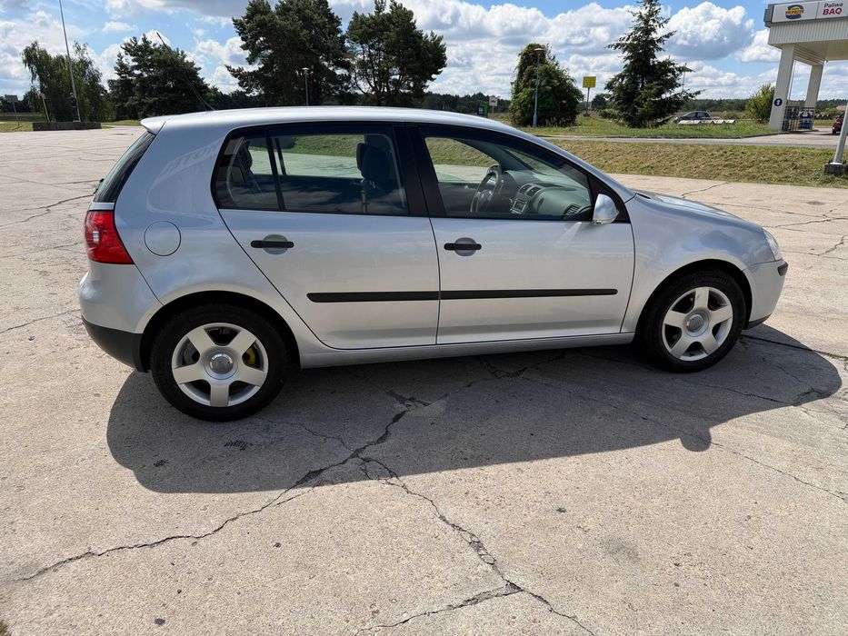 VW Golf V | 1,4 MPI | 5 drzwi | klima | zarejestrowany |