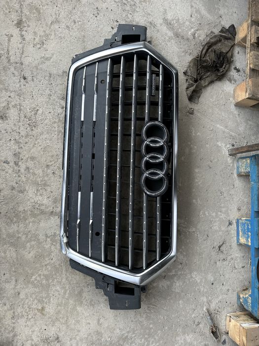 Решітка Ауді Q7 4m 2015-2020рік