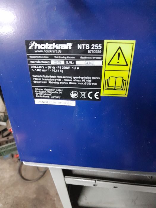 Máquina de afiar lâminas e ferramentas