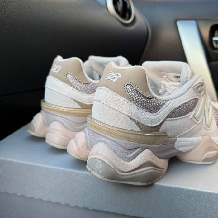 Жіночі бежеві кросівки нюбеланс замша New Balance 9060 beige