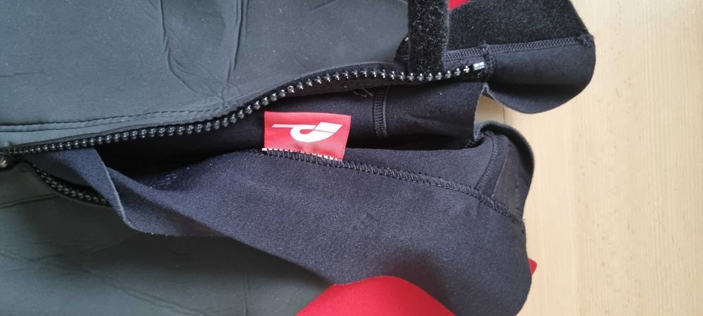 Pianka do windsurfingu plus buty