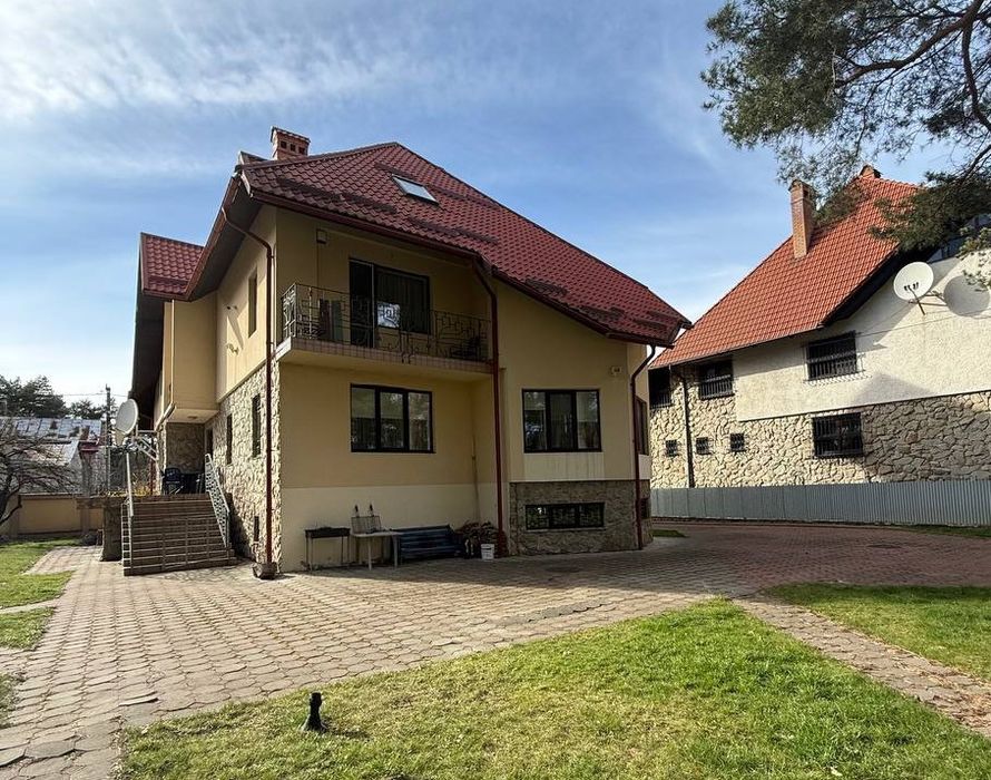 Продаж затишного будинку у Брюховичах