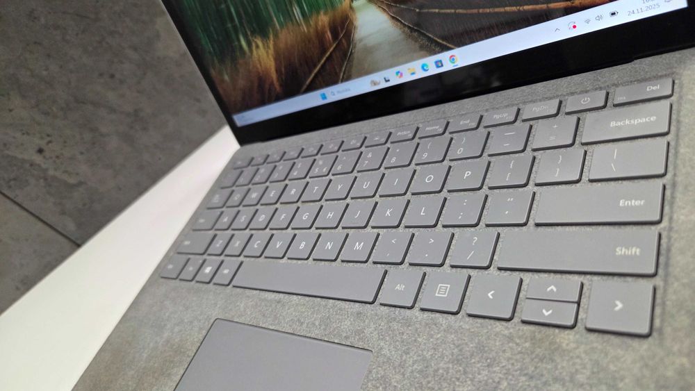 Microsoft Surface Laptop 2 i5 7300U 8GB 256SSD 1769 Dotyk 2256x1504