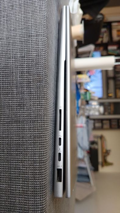 Portátil HP Envy Laptop 17 com caixa