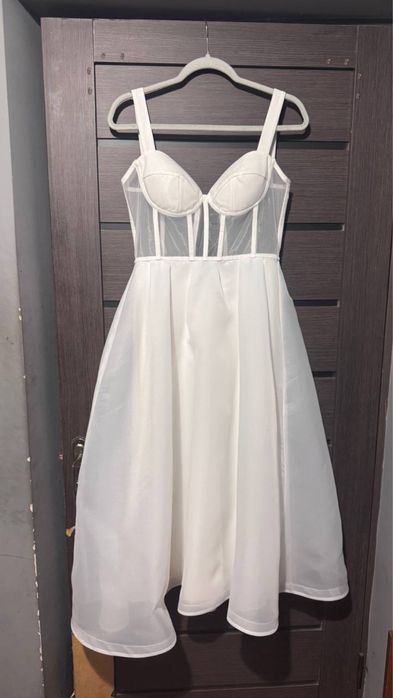 Сукня для події