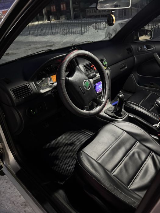 Шкода Октавія тур 1.8 турбо